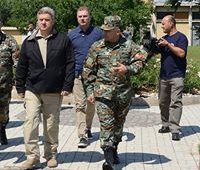 19.06.2017- Претседателот Иванов ја посети касарната „Страшо Пинџур“ во Петровец, кадешто ги проследи активностите, постапките, мерките и процедурите кои ги извршуваат припадниците на АРМ во оперативните центри во реонот на Катланово.