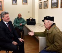 24.01.2016-Претседателот Иванов во Народната канцеларија во Битола оствари средба со граѓани на која што се запозна со нивните ставови и мислења околу општествените состојби во Република Македонија и во градот Битола.