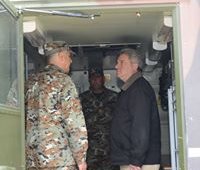 19.06.2017- Претседателот Иванов ја посети касарната „Страшо Пинџур“ во Петровец, кадешто ги проследи активностите, постапките, мерките и процедурите кои ги извршуваат припадниците на АРМ во оперативните центри во реонот на Катланово.