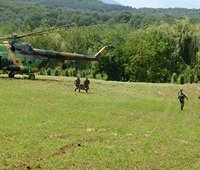 19.06.2017- Претседателот Иванов ја посети касарната „Страшо Пинџур“ во Петровец, кадешто ги проследи активностите, постапките, мерките и процедурите кои ги извршуваат припадниците на АРМ во оперативните центри во реонот на Катланово.